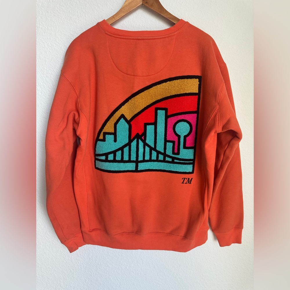 By way of Dallas skyline crewneck pullover sweatshirt‎ Size Large - Picture 7 of 11